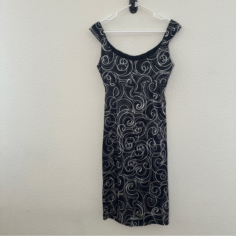 Maggy‎ London Black White Abstract Swirl Print Sleeveless Sheath Dress 8 - Picture 4 of 7